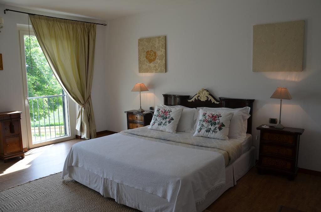 Hotel Cascina Castagneto CastellʼAlfero Habitación foto